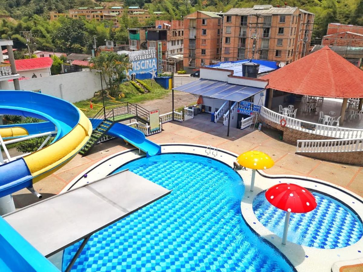 לה וגה Hotel La Puerta Del Sol מראה חיצוני תמונה