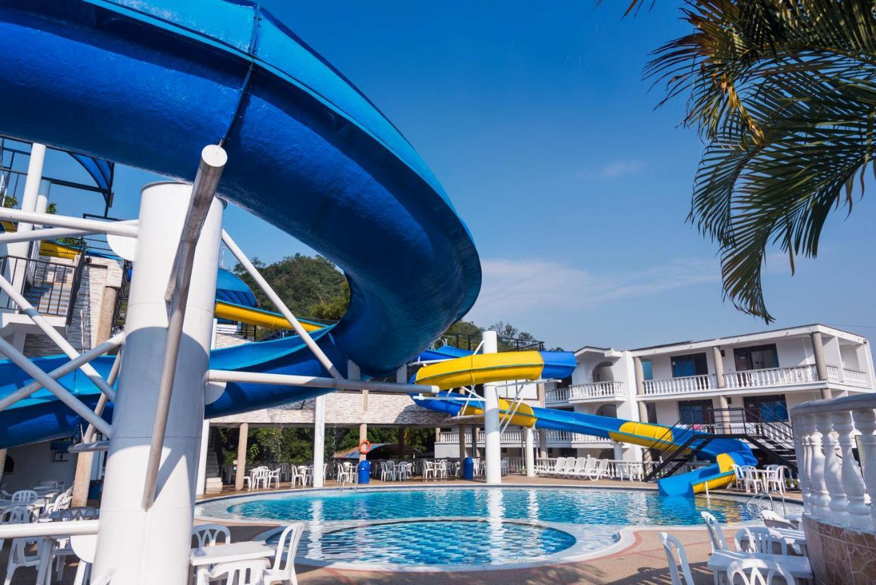 לה וגה Hotel La Puerta Del Sol מראה חיצוני תמונה